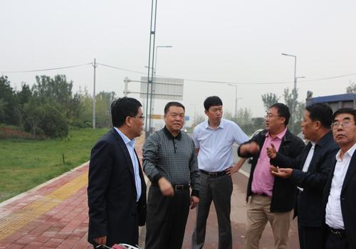 陜煤集團(tuán)總經(jīng)理助理、建設(shè)集團(tuán)聯(lián)合黨委書記、董事長寧興剛節(jié)日期間深入寶雞分公司施工現(xiàn)場視察慰問