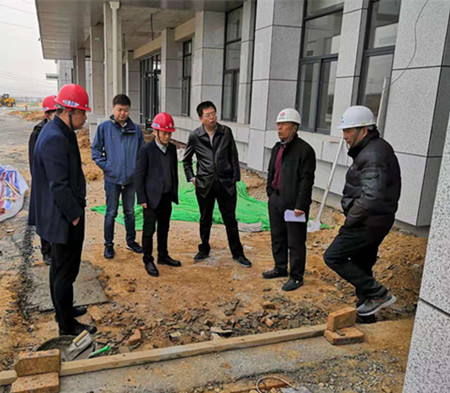 銅川公路管理局副局長師延強(qiáng)深入川耀施工現(xiàn)場檢查指導(dǎo)工作