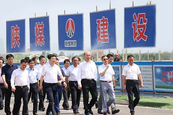 陜西省委副書記、省長劉國中一行深入陜煤建設(shè)渭南分公司南京金龍電動(dòng)車項(xiàng)目視察工作