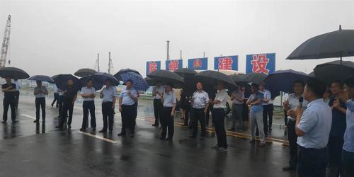 銅川市、渭南市領(lǐng)導(dǎo)率團(tuán)觀摩渭南分公司南京金龍純電動(dòng)商用車項(xiàng)目