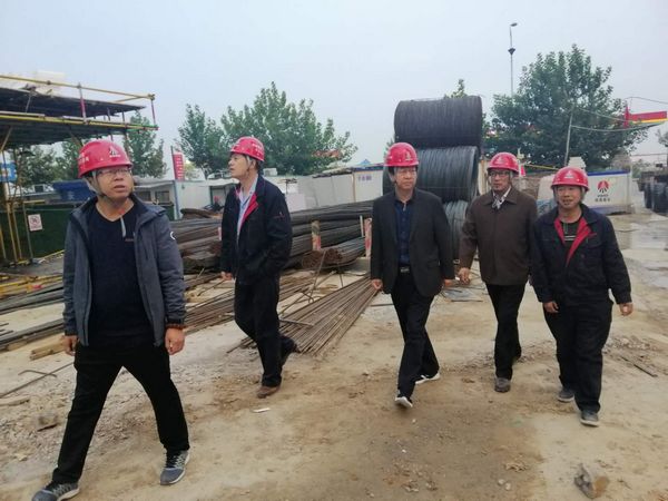 陜煤清潔能源公司領(lǐng)導(dǎo)深入陜煤建設(shè)天工公司承建的清源小區(qū)住宅項(xiàng)目檢查指導(dǎo)