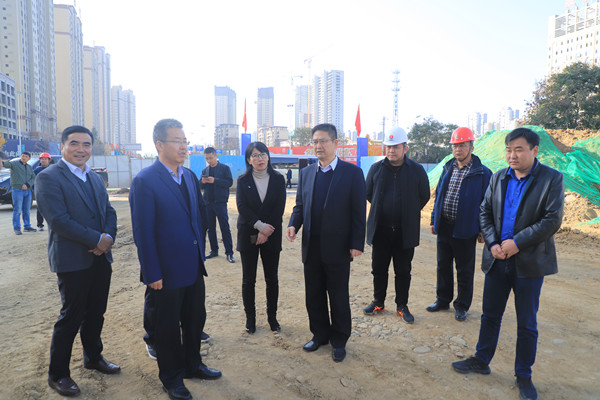 漢中市委書記王建軍視察陜煤建設(shè)漢中分公司金華路項(xiàng)目