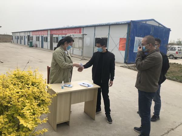 渭南市交通局安全生產(chǎn)“雙隨機”抽查組深入澄合分公司G242大荔過境公路項目檢查指導