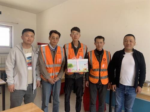 陜煤建設(shè)銅煤公司第十六項目部為職工舉辦“不負韶華時光，愛與責任同行”月度主題生日會