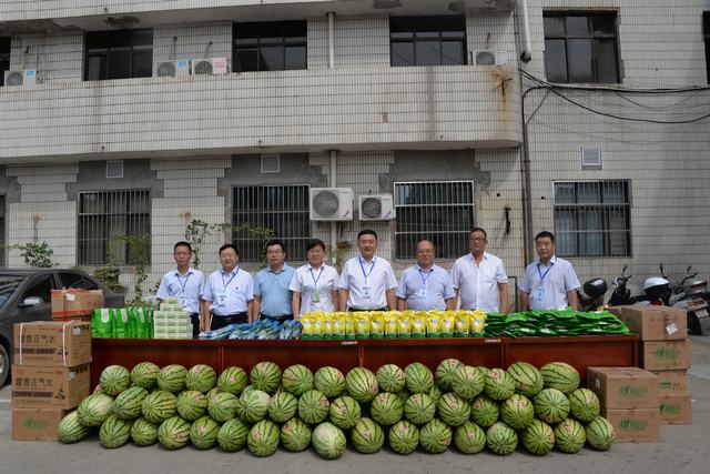 韓城礦業(yè)黨委副書記、工會主席申峰一行蒞臨陜煤建設韓城分公司慰問