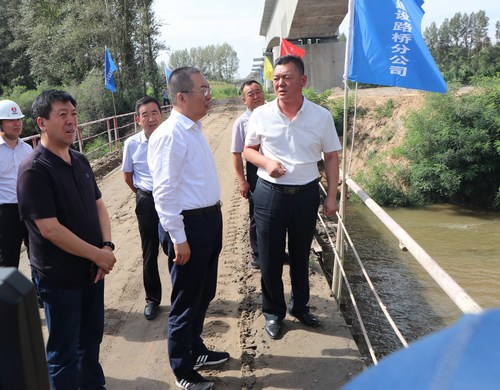 榆林市委副書(shū)記、市長(zhǎng)李春臨深入陜煤建設(shè)路橋分公司靖神鐵路項(xiàng)目調(diào)研指導(dǎo)