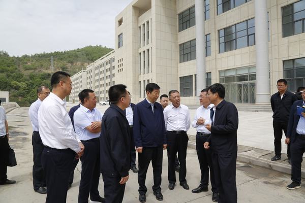 陜西省委常委、延安市委書記趙剛一行蒞臨陜煤建設礦建二公司車村項目部檢查指導工作