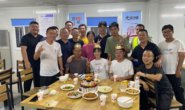 陜煤建設(shè)咸陽分公司項(xiàng)目部集體過生日，親情化管理“放光芒”