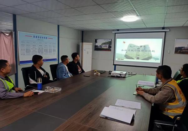 陜煤建設(shè)銅煤公司第三項(xiàng)目部召開“銘記歷史，勿忘國恥 紀(jì)念九一八事變90周年”專題學(xué)習(xí)會(huì)