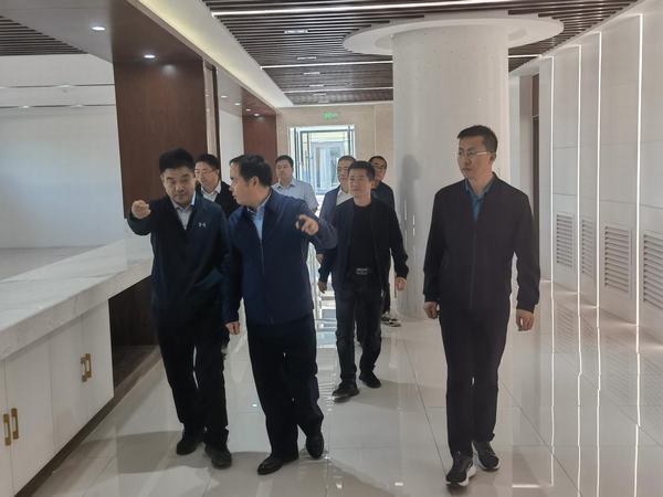 陜煤集團(tuán)陜西鐵路物流集團(tuán)黨委書記、董事長趙國智蒞臨靖神鐵路孟家灣站機(jī)輛中心檢查指導(dǎo)工作