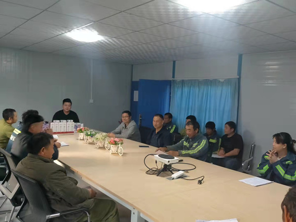 陜煤建設(shè)機電安裝公司：國慶節(jié)，我們在工地過