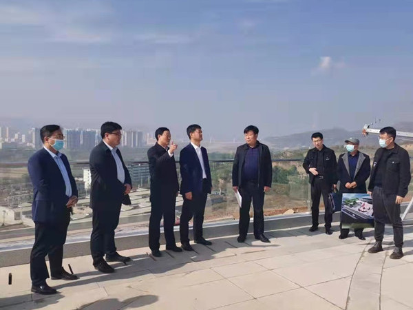咸陽市副市長李忠平一行蒞臨銀西高鐵東站前廣場(chǎng)項(xiàng)目指導(dǎo)工作
