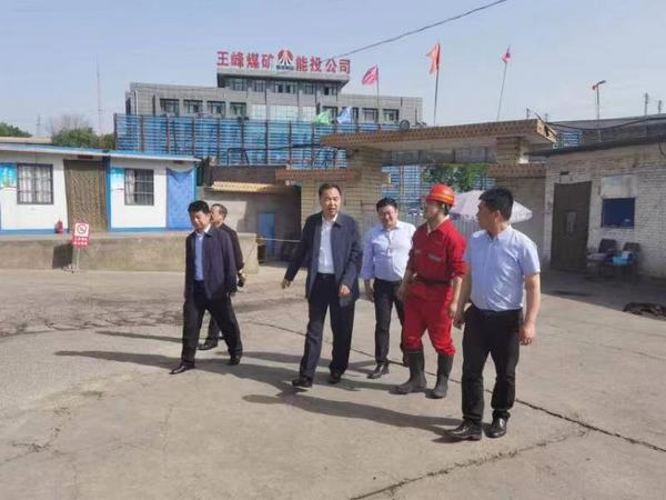 韓城礦業(yè)有限公司董事長張維新前往陜煤建設(shè)礦建二公司第二項目部檢查指導工作