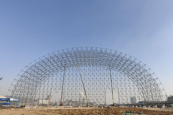 陜煤建設(shè)漢中分公司龍鋼一次料場項目首個大跨度鋼構(gòu)網(wǎng)架施工順利推進(jìn)