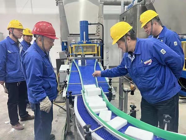 陜煤建設(shè)機電安裝公司5000噸/年制干冰項目試車一次成功