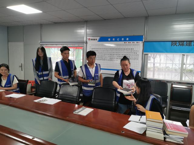 陜煤建設(shè)韓城分公司土建十一項(xiàng)目部：開(kāi)展“沐浴書(shū)香 共同成長(zhǎng)”全民閱讀活動(dòng)
