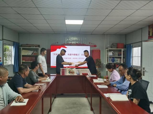 陜煤建設(shè)韓城分公司土建十二項(xiàng)目部：“四色閱讀”點(diǎn)亮讀書燈，讓生活溢滿書香