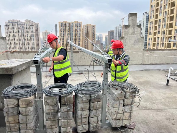 陜煤建設(shè)銅煤公司:突出四個(gè)嚴(yán)格，扎牢吊籃使用籬笆
