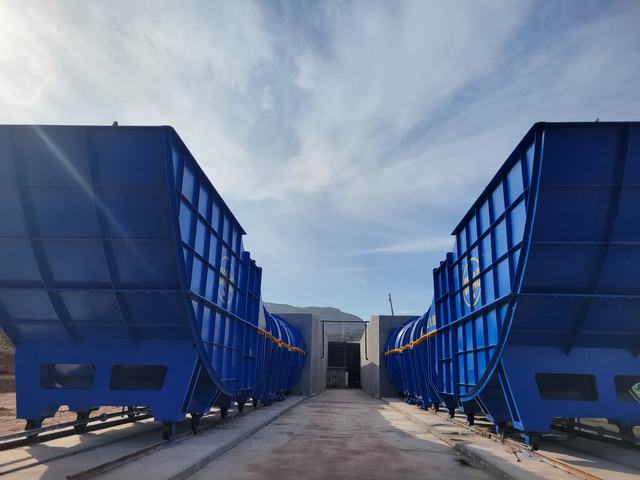 陜煤建設(shè)韓城分公司土建十三項(xiàng)目部承建的通風(fēng)機(jī)風(fēng)道及基礎(chǔ)、通風(fēng)機(jī)配電室工程順利通過(guò)竣工驗(yàn)收
