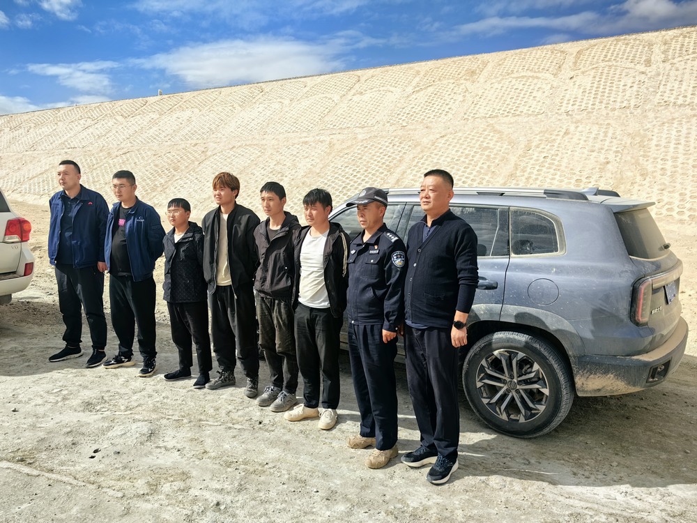 陜煤建設(shè)天工公司：與時(shí)間賽跑，6小時(shí)上演生死戈壁灘救援