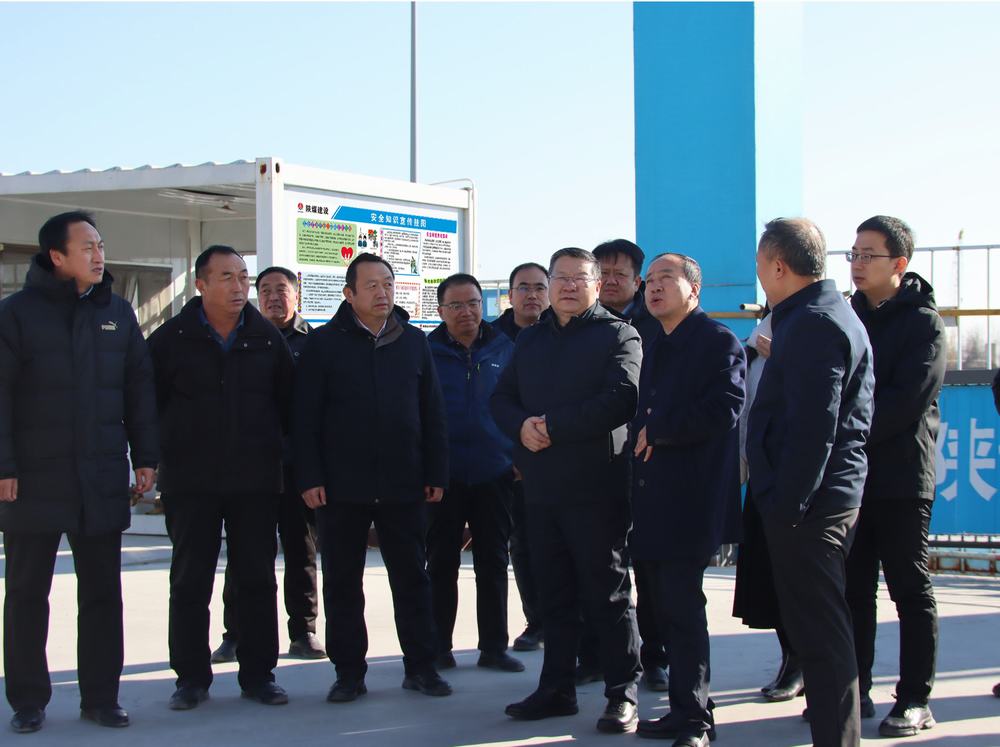 榆林市副市長沈效功一行蒞臨榆林市第八中學遷建項目調(diào)研指導(dǎo)工作