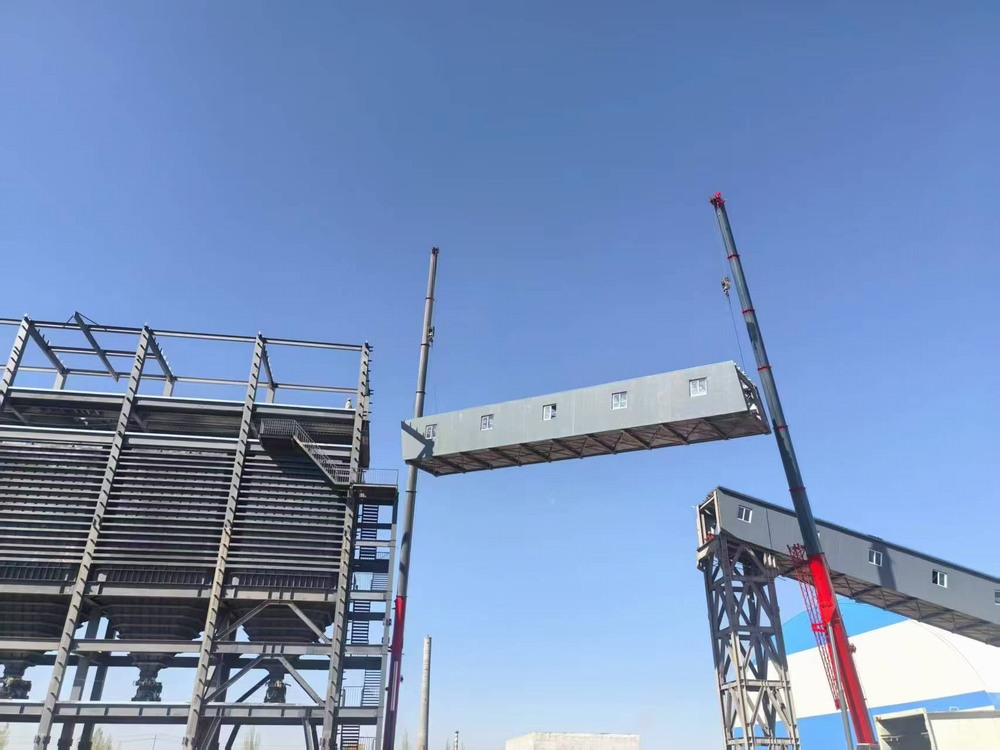 陜煤建設(shè)天工公司新疆第一項目部：雙機協(xié)作展絕技，棧橋凌空貫長虹