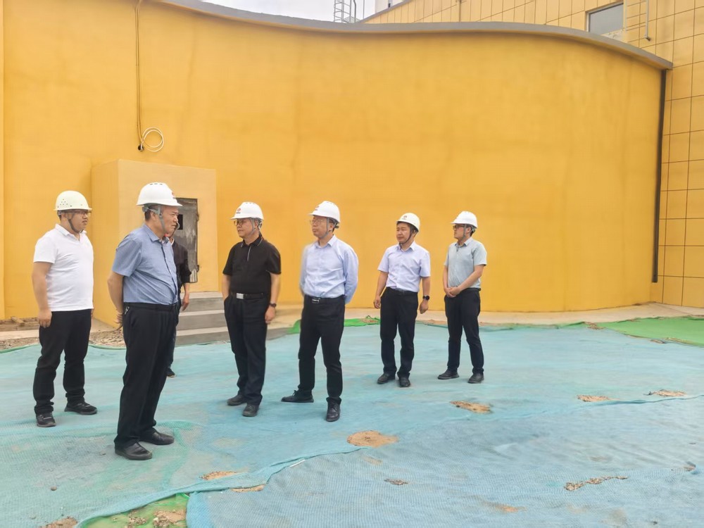 陜煤集團(tuán)基本建設(shè)管理部高級工程師王建立深入天工公司基層項(xiàng)目檢查指導(dǎo)