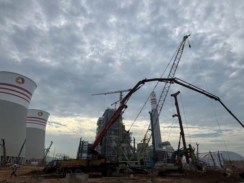 24小時鏖戰(zhàn)！陜煤電力上高有限公司2x1000MW清潔煤電擴建項目煤倉間灌注樁圓滿完成