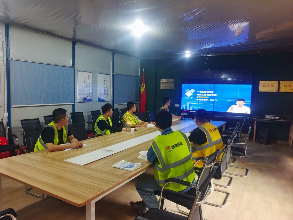 燈光映初心！陜煤建設(shè)銅煤公司基層職工備戰(zhàn)一建熱潮涌