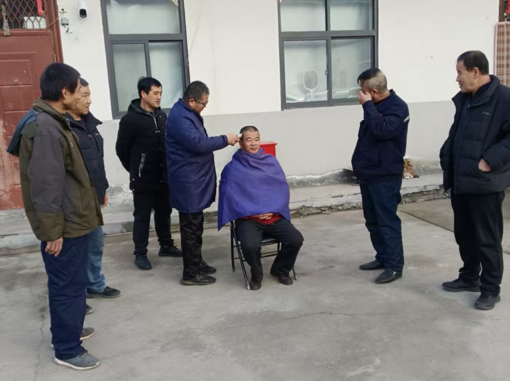 寒冬三暖潤(rùn)一線(xiàn) 初心護(hù)航保平安