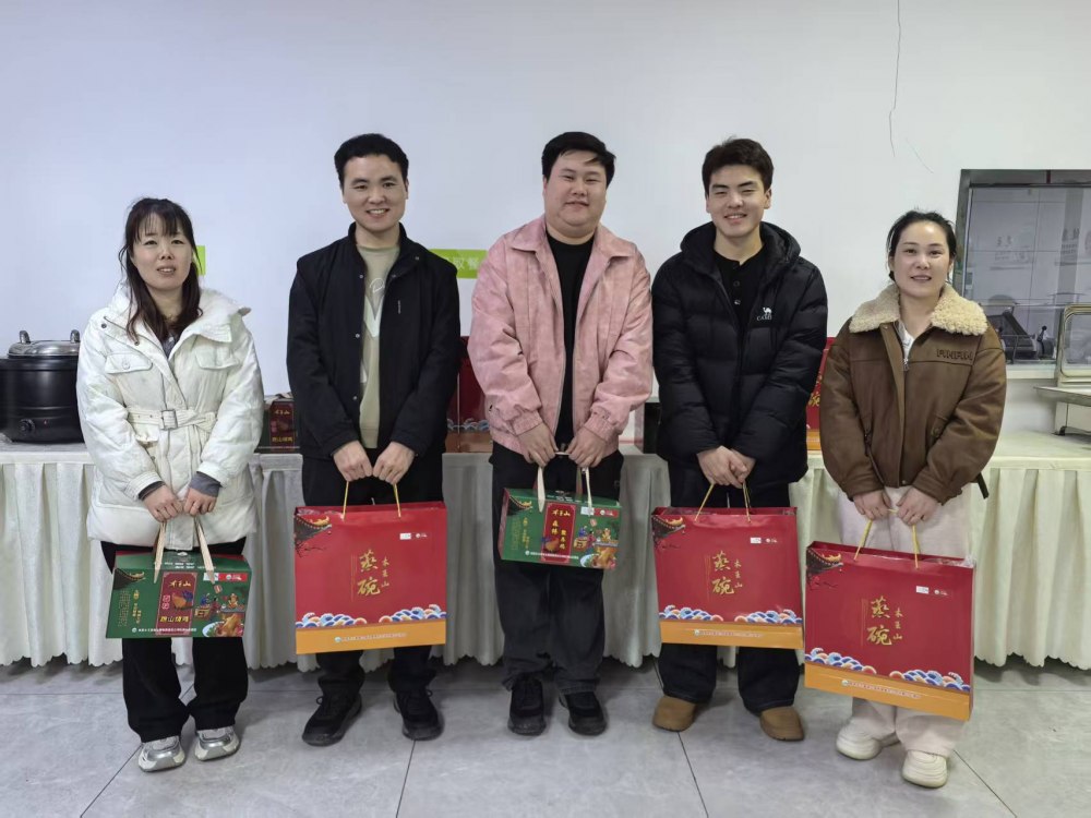 陜煤建設礦建三公司開展春節(jié)送溫暖系列活動